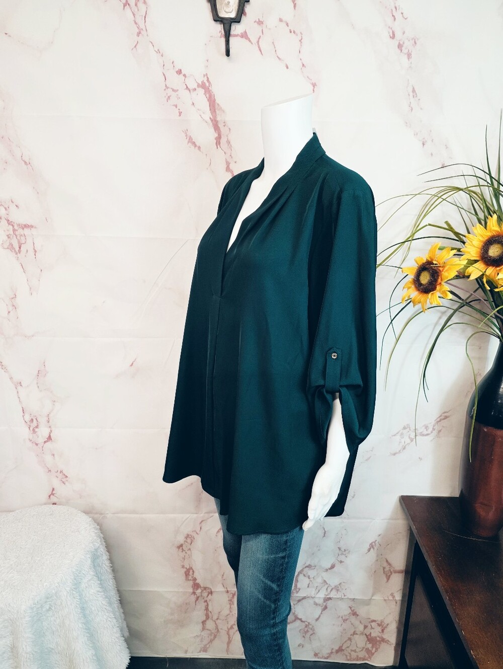 Calvin Klein NWT Women’s Green Roll Tab Sleeve Tunic Blouse Stretch Fit - Picture 4 of 7